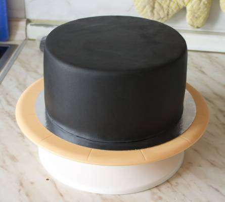 Сборка торта под мастику с бисквитным бортом 1