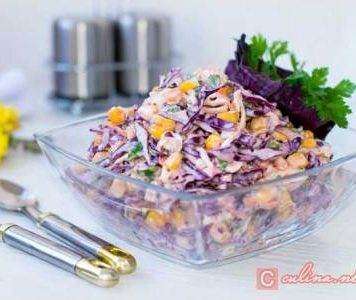 Салат КоулСло с краснокочанной капустой