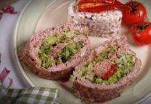 Мясной рулет с брокколи, сыром и вялеными томатами