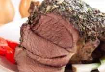 Баранина запеченная с чесноком и травами